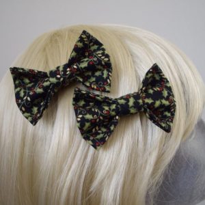 Black Christmas Holly Bow Hair Clip detail2