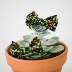 Black Christmas Holly Bow Hair Clip detail