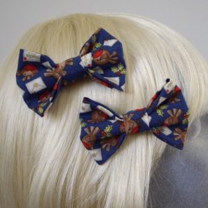 Blue Christmas Robin Bow Hair Clip detail