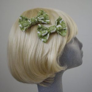 Green Christmas Reindeer Bow Hair Clip side