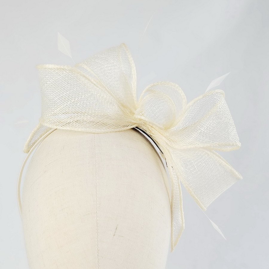 Ivory Loop Fascinator with Coque Feathers - Image 8