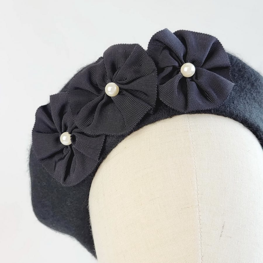 Black Beret with Ribbon Rosettes and Pearls - Image 5